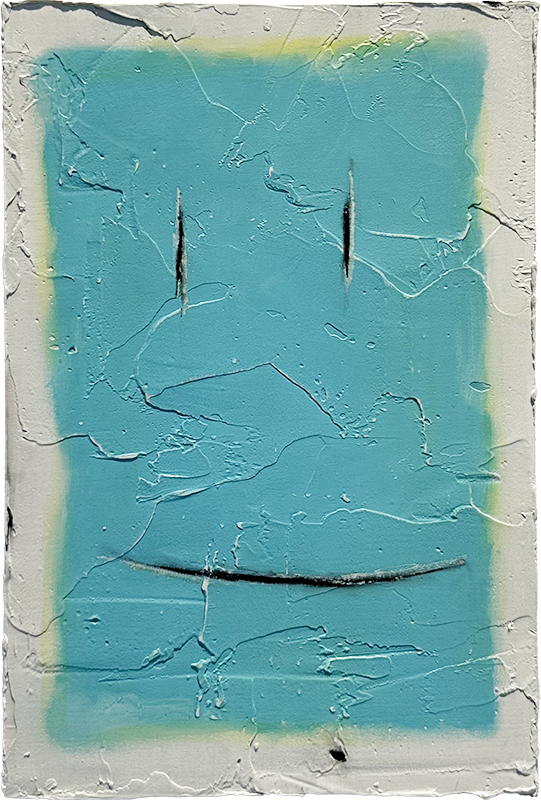 테즈킴, A long curved yellow smile