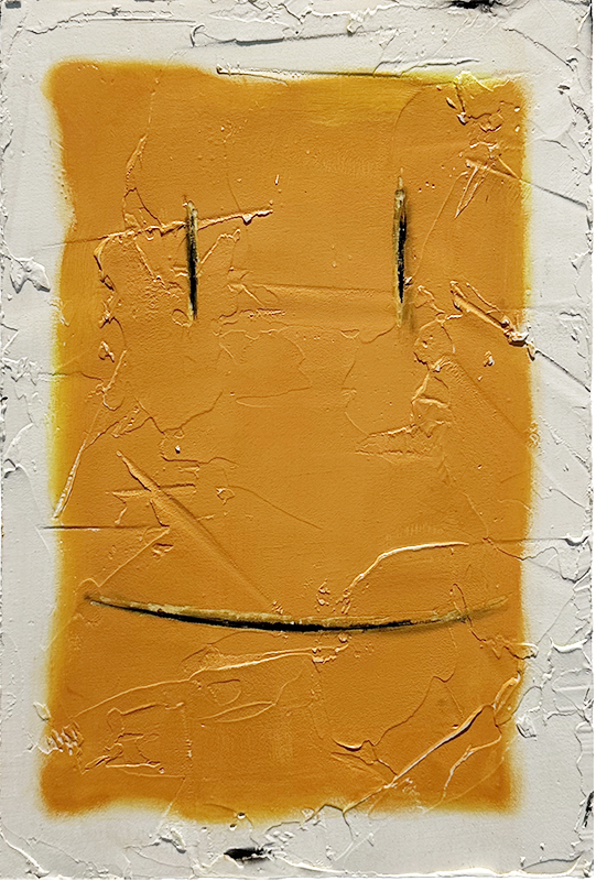 테즈킴, A long curved yellow smile