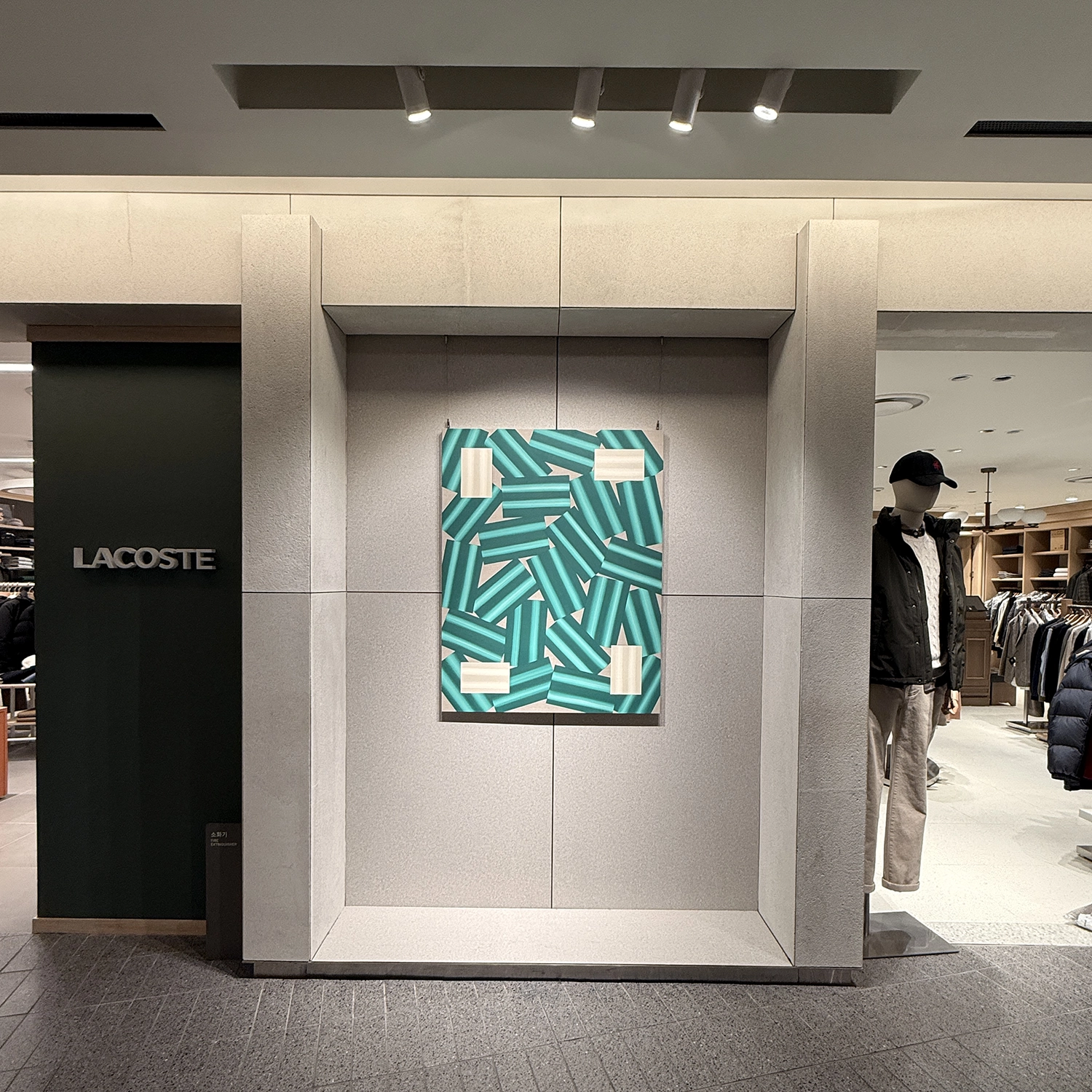 롯데백화점 본점 본관, 이건우 작품