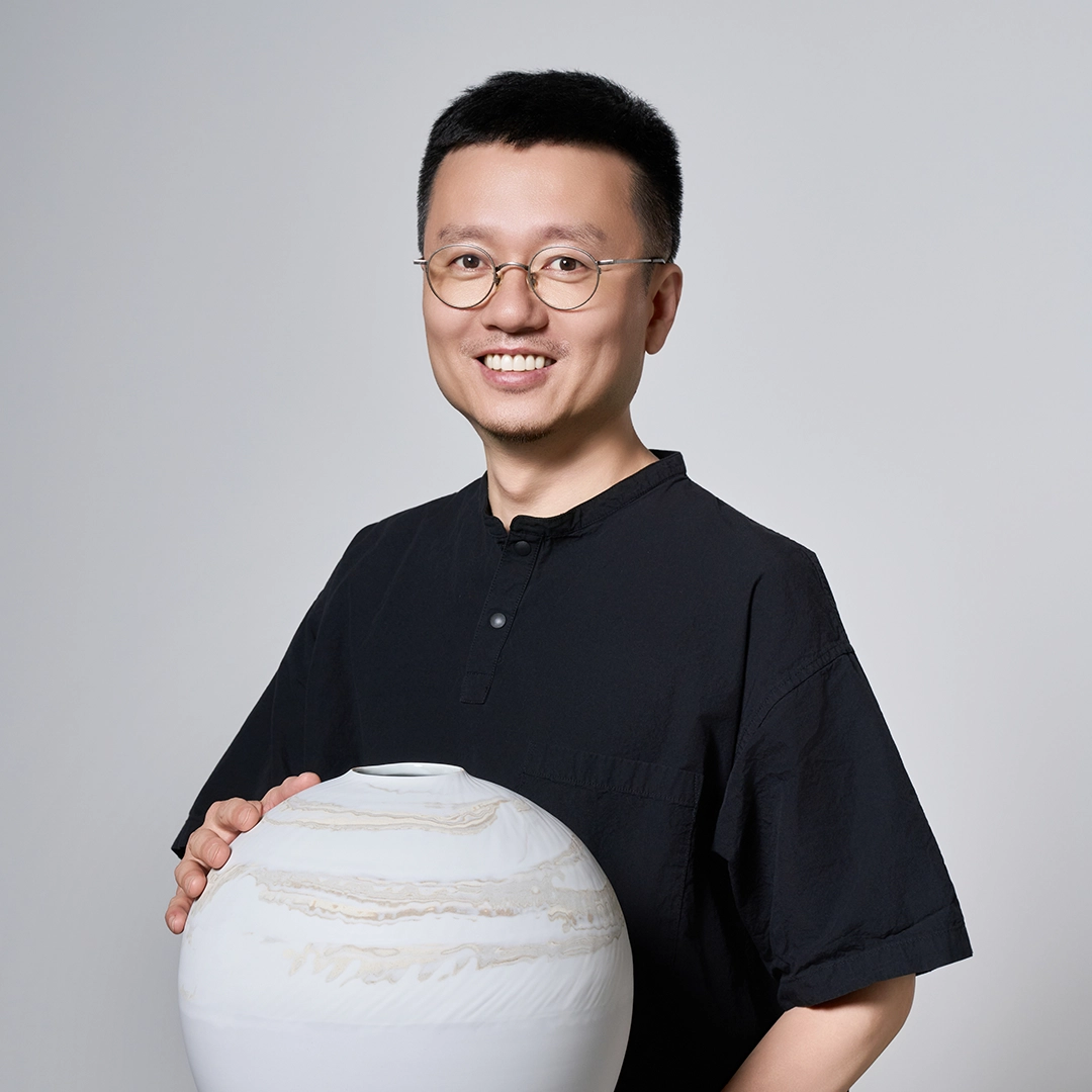 [인터뷰] 백연리, 흙의 물성을 엮다 — 김인식