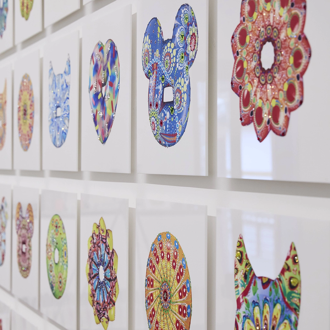 '도넛 작가' 김재용, 첫 에디션 공개…화려한 색채·해학 담았다